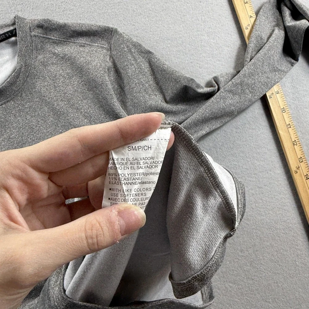 Under Armour Shirt Mens Small Gray Long Sleeve Crew Neck Base Layer Athletic
